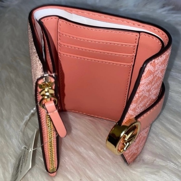 Michael Kors CARMEN 2pc Set - Picture 7 of 8